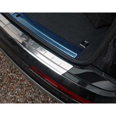 Накладка на задний бампер (полированная) Audi Q7 (2015-) бренд – Omtec (Omsaline) главное фото